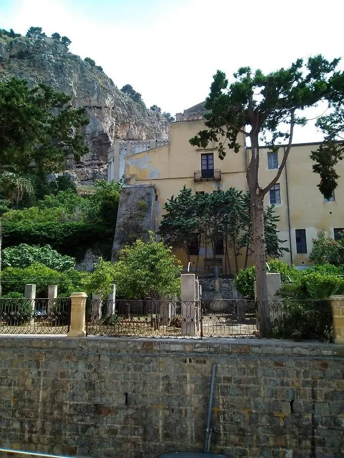 شقة تْشيفالو  في Sailor'S House إيطاليا